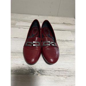 Born D05005 woman’s burgundy loafer size 8M